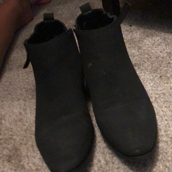 Black ankle boots! Used once. - Picture 3 of 5